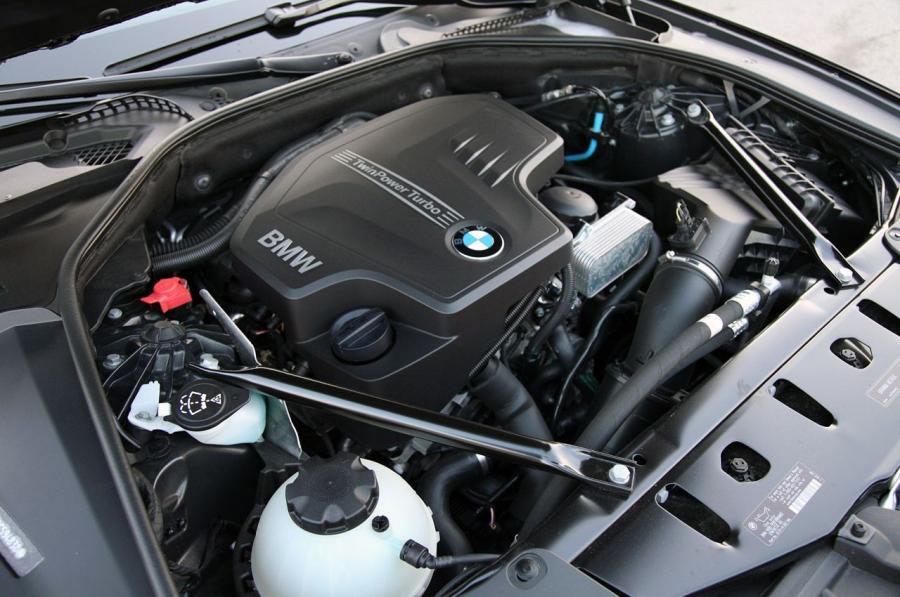  BMW 528i xDrive 2012 года  (фото 33 из 41)